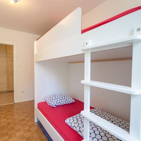 Apartment Near The Train Station Ljubljana Extérieur photo
