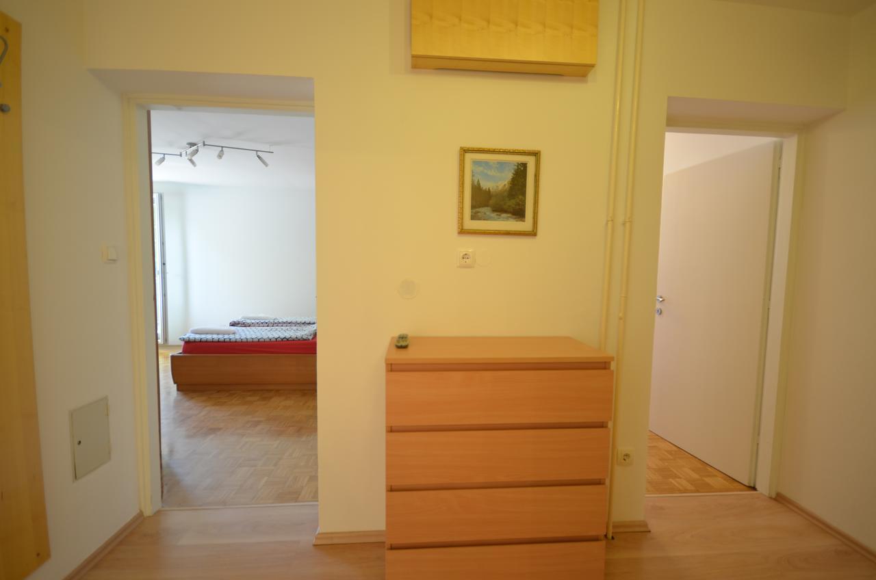 Apartment Near The Train Station Ljubljana Extérieur photo