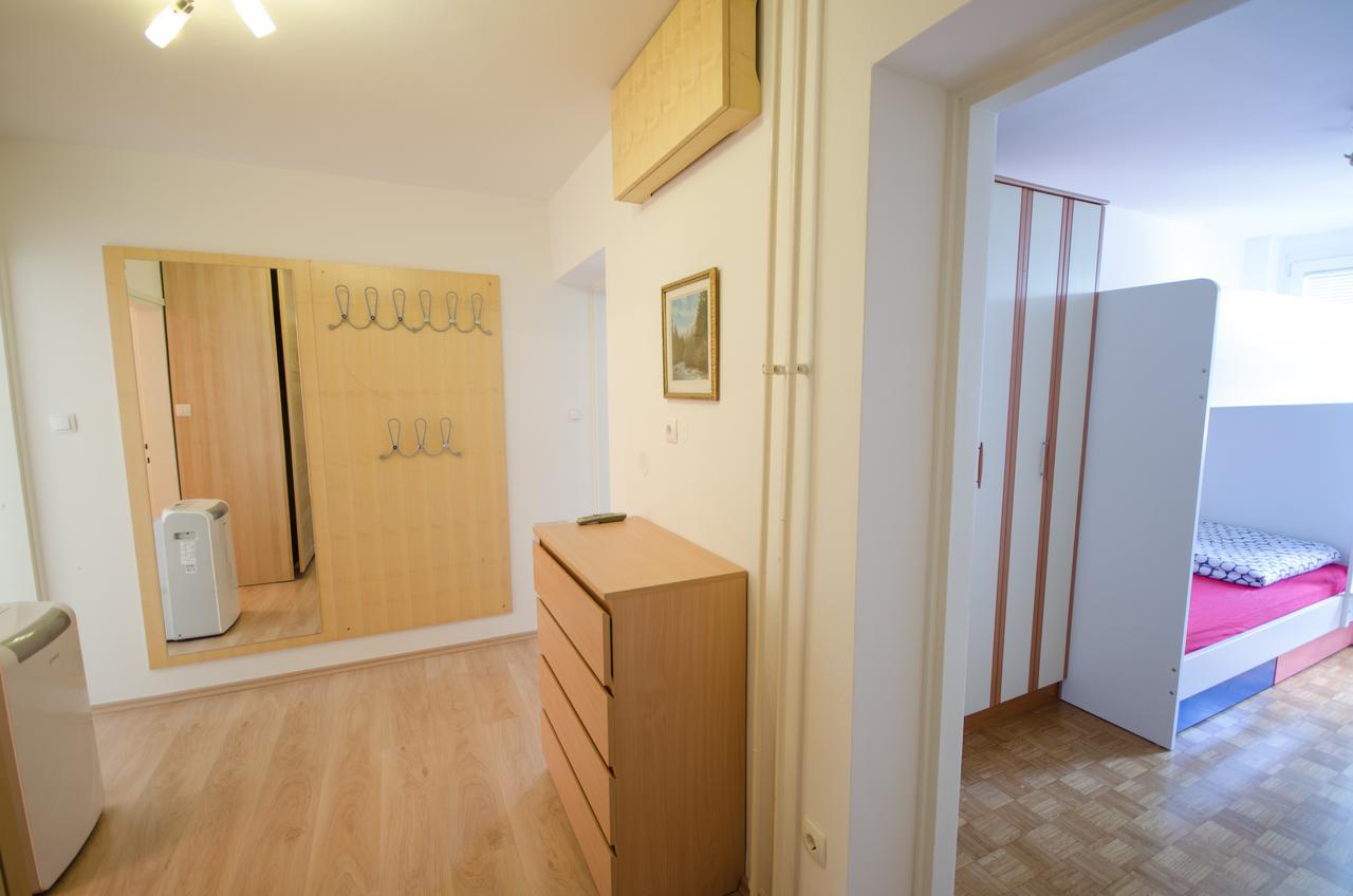 Apartment Near The Train Station Ljubljana Extérieur photo