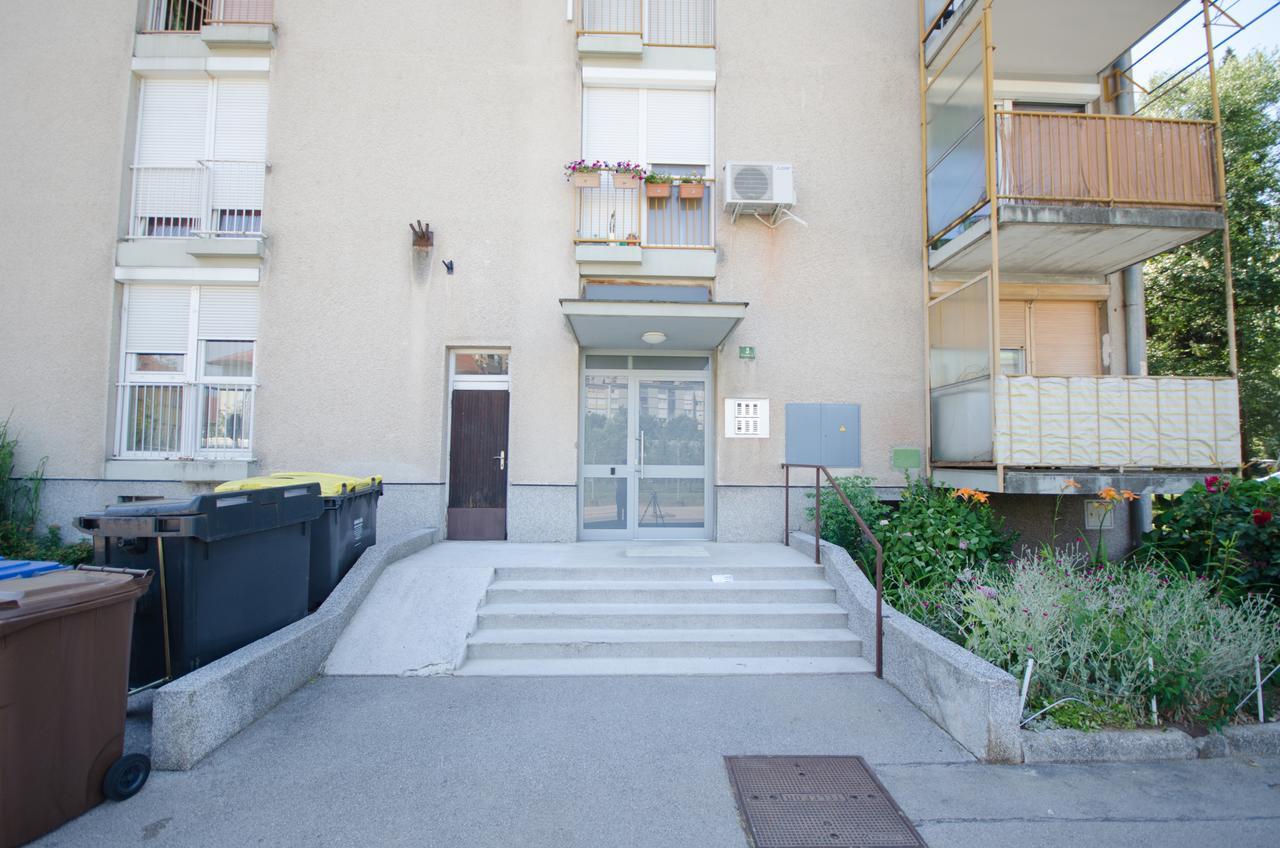 Apartment Near The Train Station Ljubljana Extérieur photo