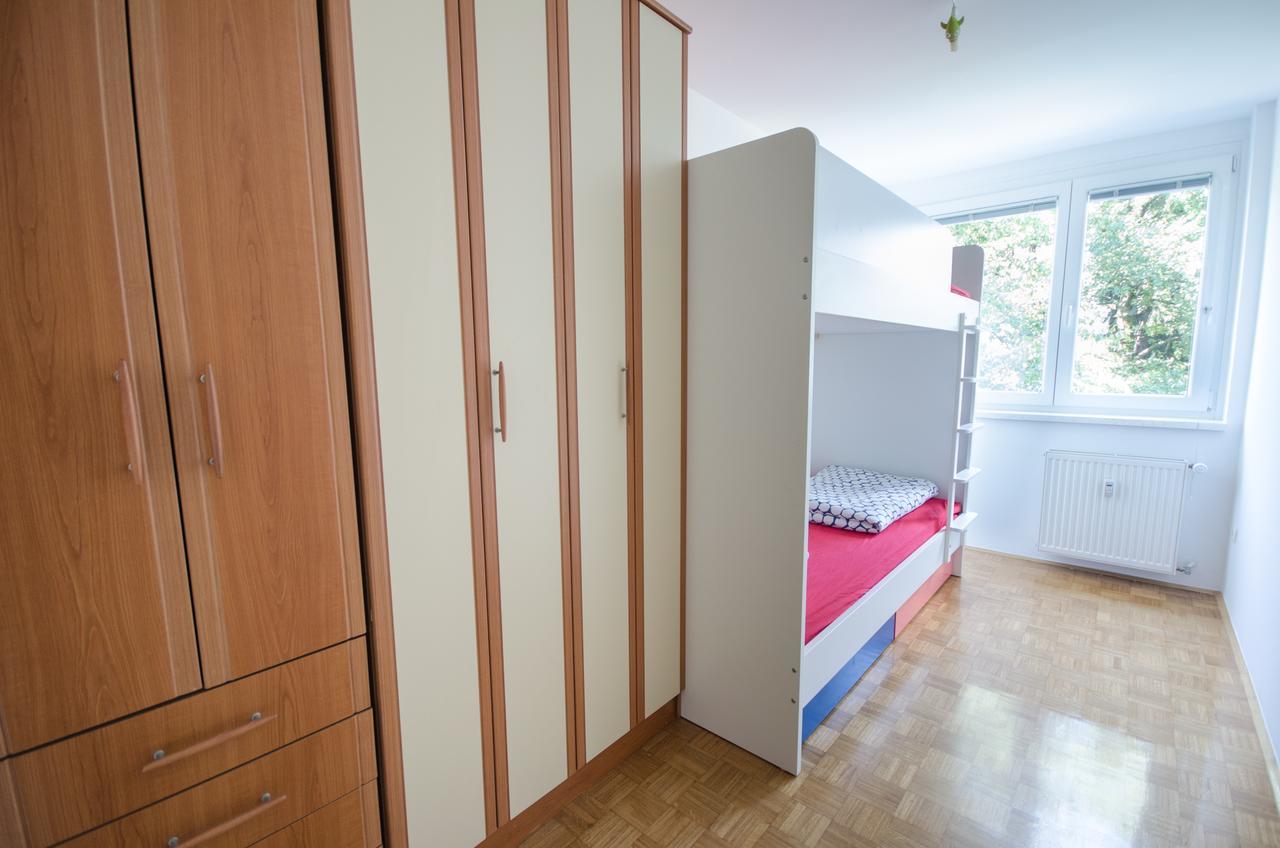 Apartment Near The Train Station Ljubljana Extérieur photo