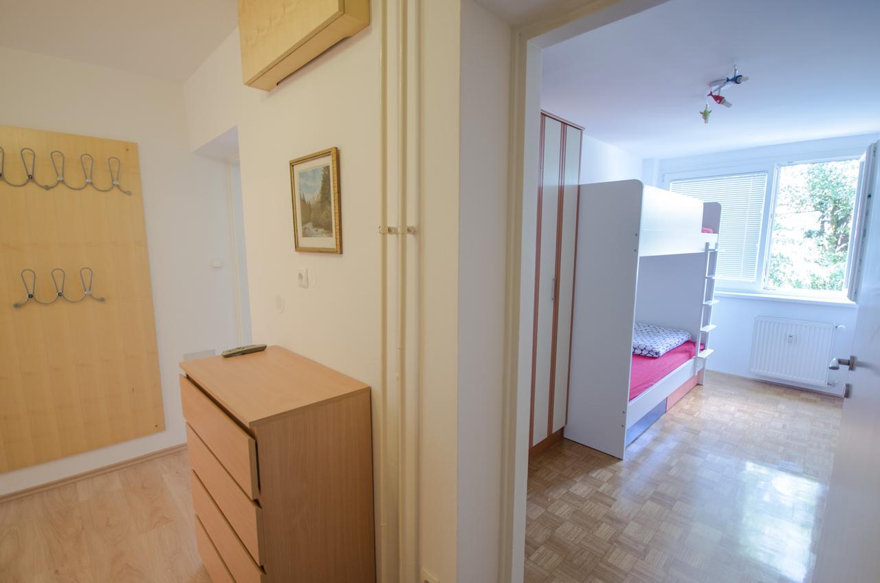 Apartment Near The Train Station Ljubljana Extérieur photo